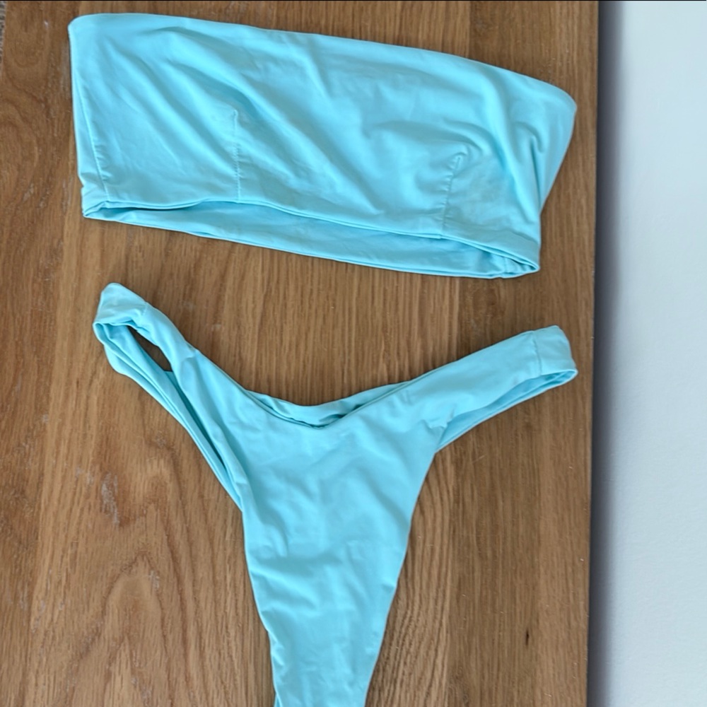 437 Bikini